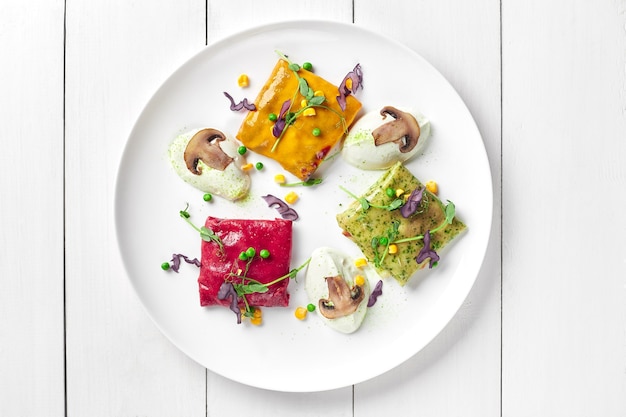 Farfurie cu preparat colorat